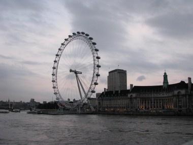 The famous London Eye. I had a three weeks vacation in England last 2008.© www.webbloggirl.com